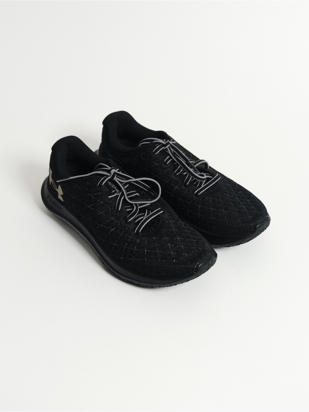 Under Armour Women's Black Knit Running Sneakers Velociti Wind 2